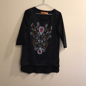 Women CrossRoads”S”screen print High low Top.NEW💕